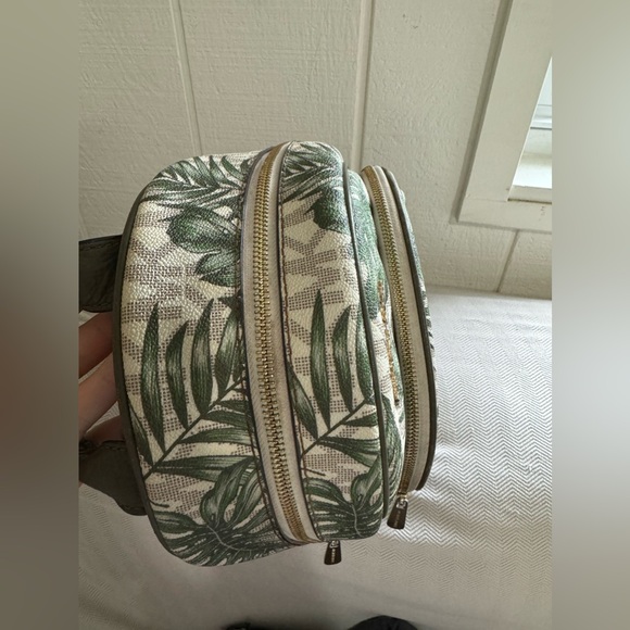Michael Kors MK logo palm leaf backpack - Picture 5 of 8